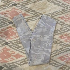 Lulu leggings size 6 28” inseam